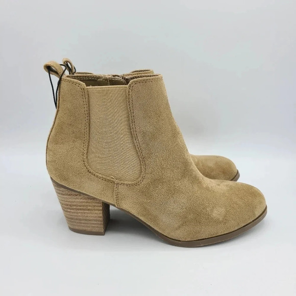 DV By Dolce Vita Collyns Short Bootie Ankle Boot Faux Suede Stone Tan 6.5 - Picture 4 of 12